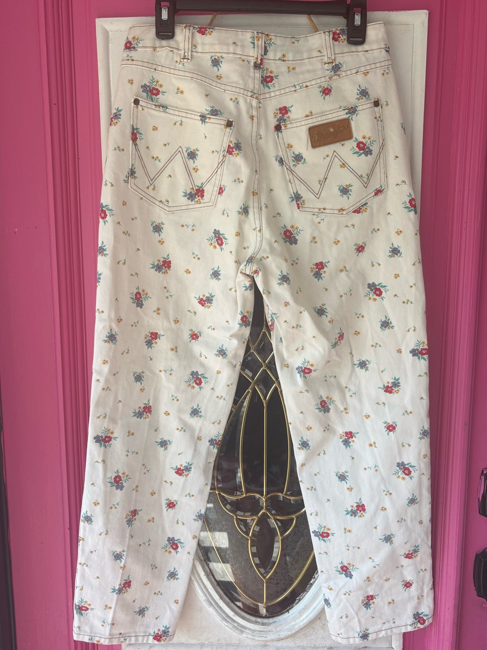 RARE Wrangler White Floral Straight Leg Jeans - Picture 2 of 15